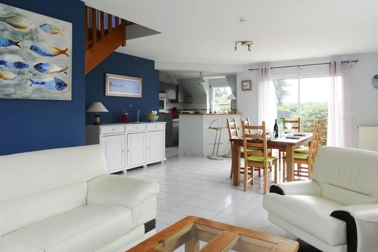 Nice Holiday Home With Beautiful Garden, Paimpol