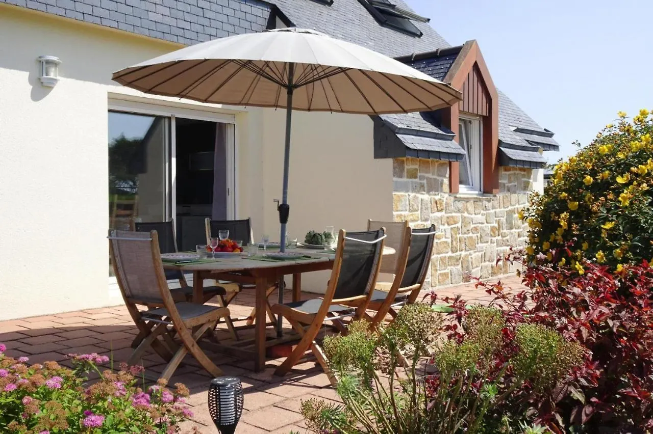 Nice Holiday Home With Beautiful Garden, Paimpol