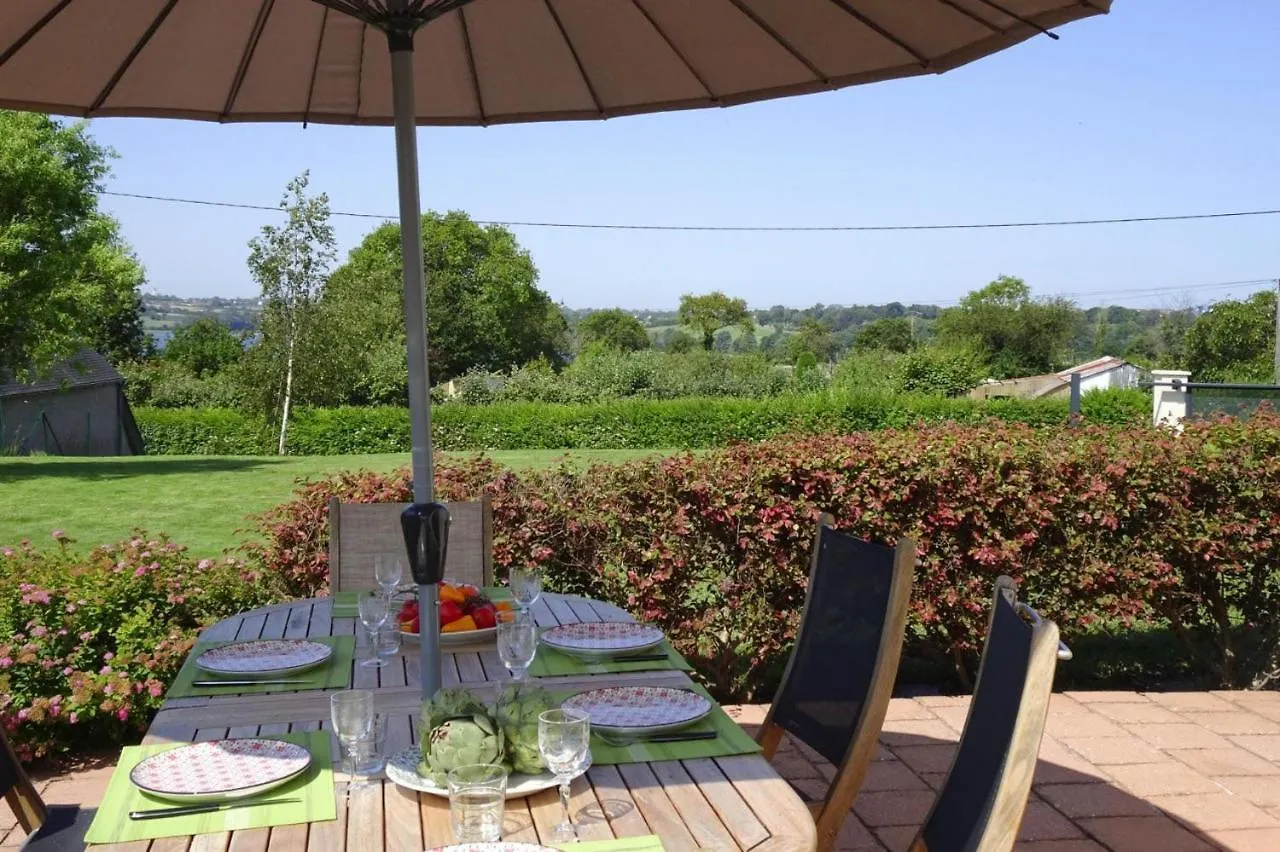 Nice Holiday Home With Beautiful Garden, Paimpol