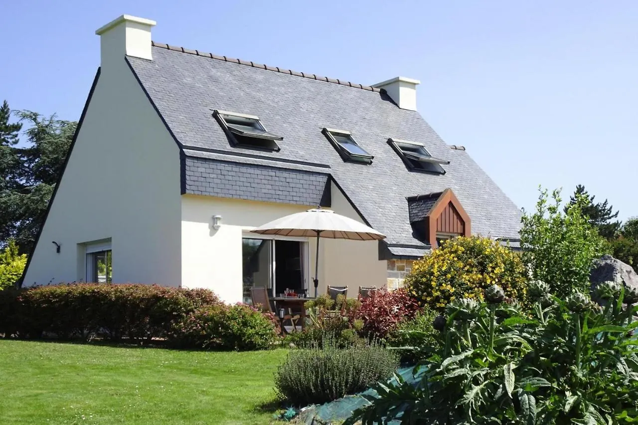 Nice Holiday Home With Beautiful Garden, Paimpol